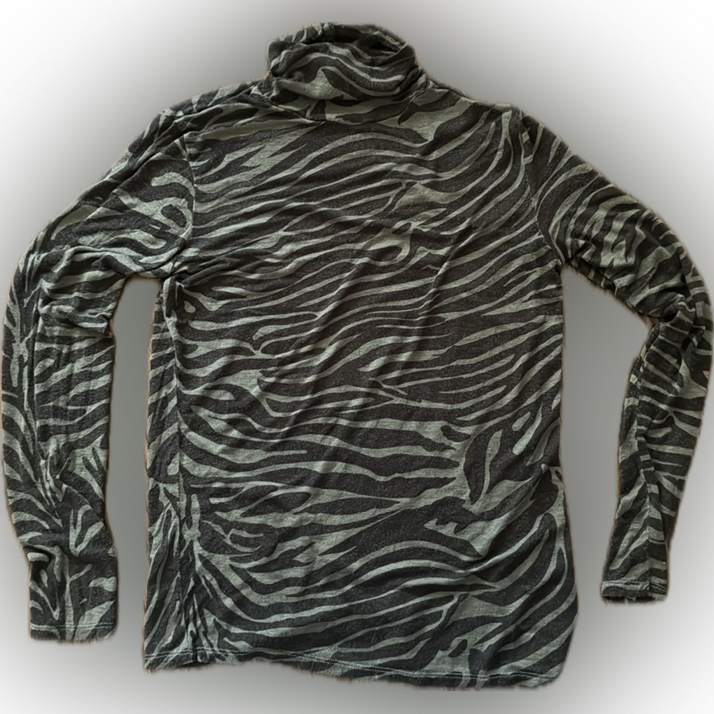 Black-green zebra-pattern long sleeve top from Philosophy